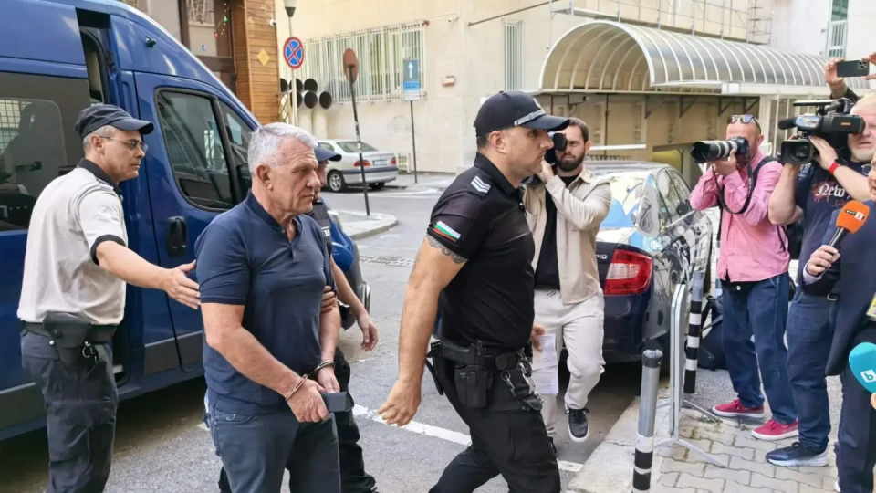 Паскал на разпит в Антикорупционната комисия