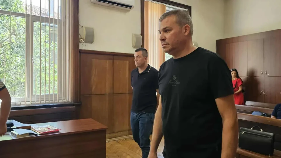 Пускат под гаранция собственика на "фермата" за цигари