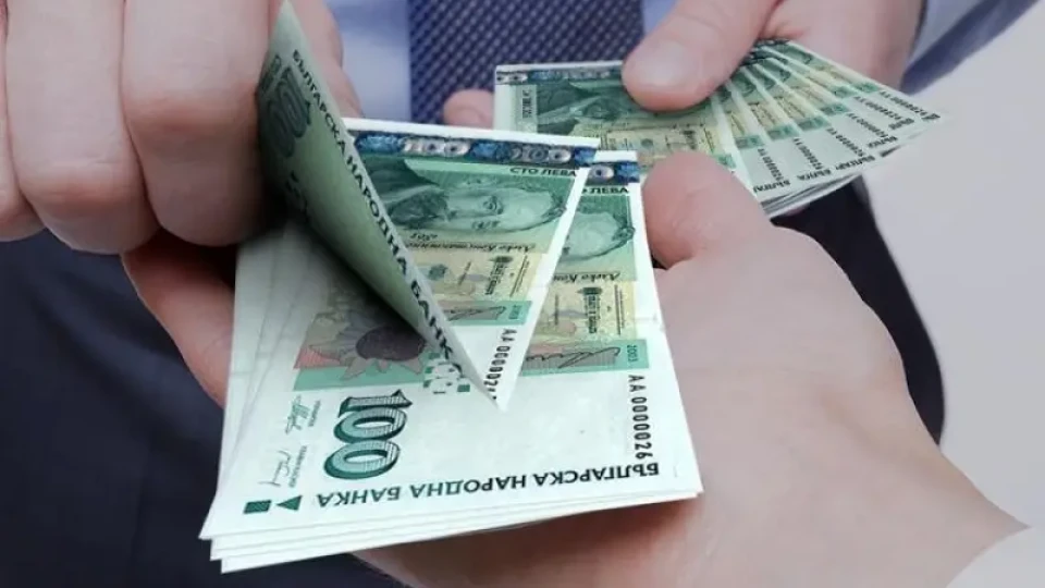 Страшен проблем с младите! 120 000 в капана на бързите кредити