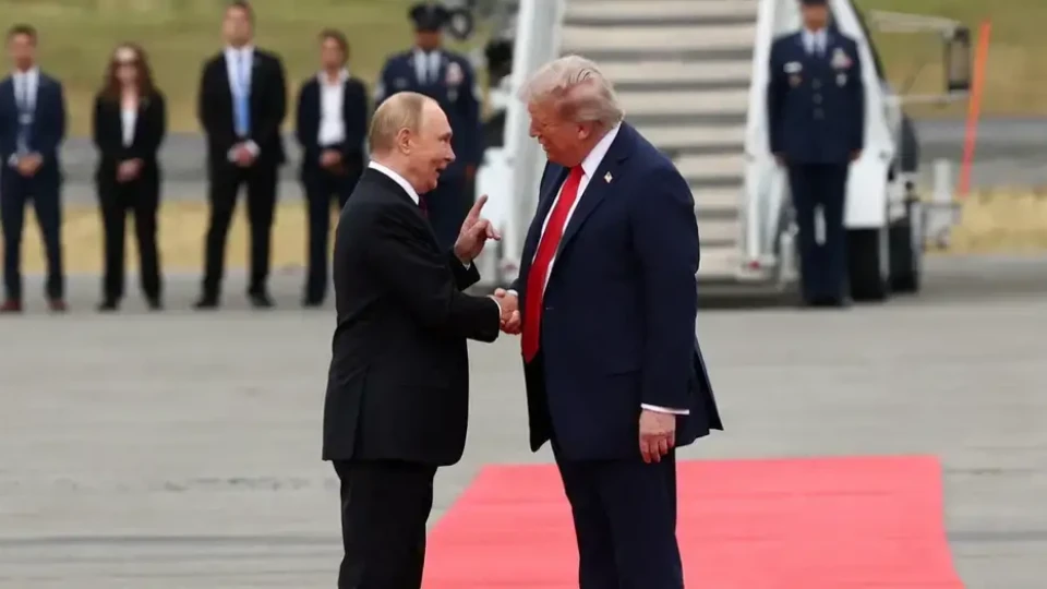 Тръмп и Путин вече са в Аляска. Седнаха в един кадилак /ВИДЕО/