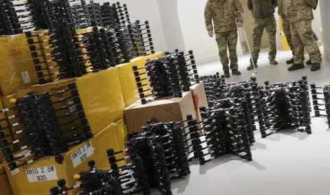 Въздушна опасност! Още дронове са били забелязани над военни обекти в Дания