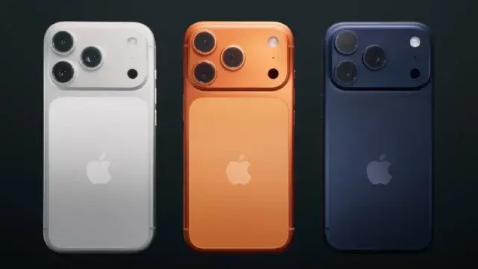 "Епъл" предстви iPhone 17. Прати в историята...