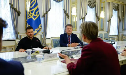 Зеленски: Спряхме руското настъпление в североизточна Украйна, няма да разменяме Донбас за празни обещания