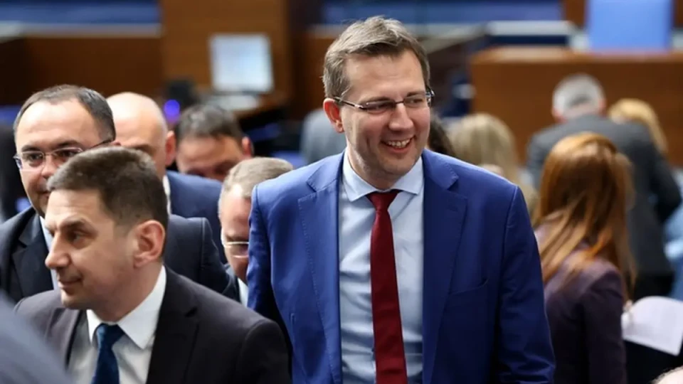 И Станислав Анастасов съсипа президентския Митко с прякора