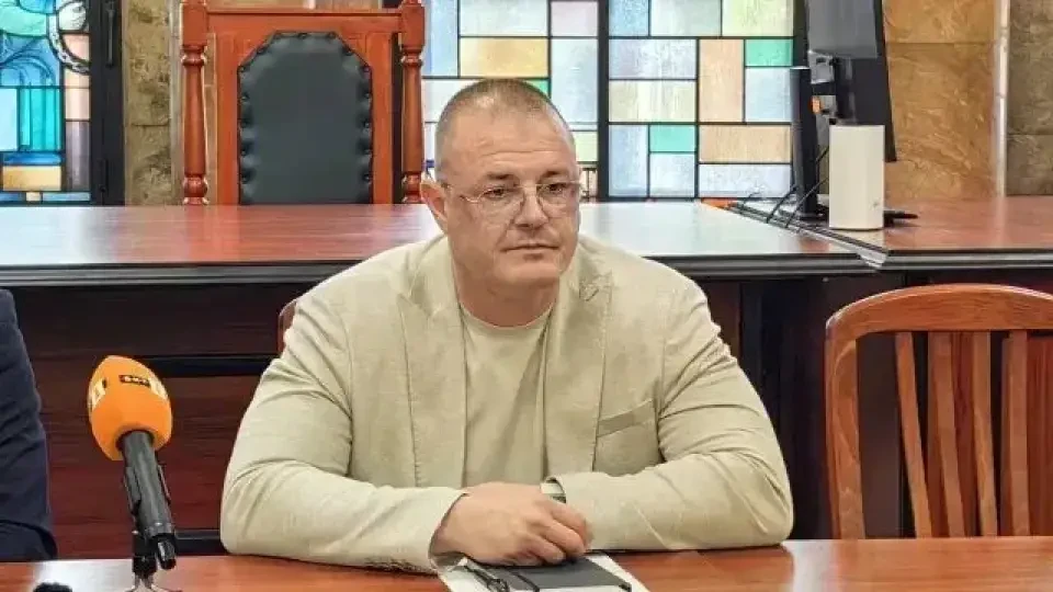 Извънредно за състоянието на пребития полицай