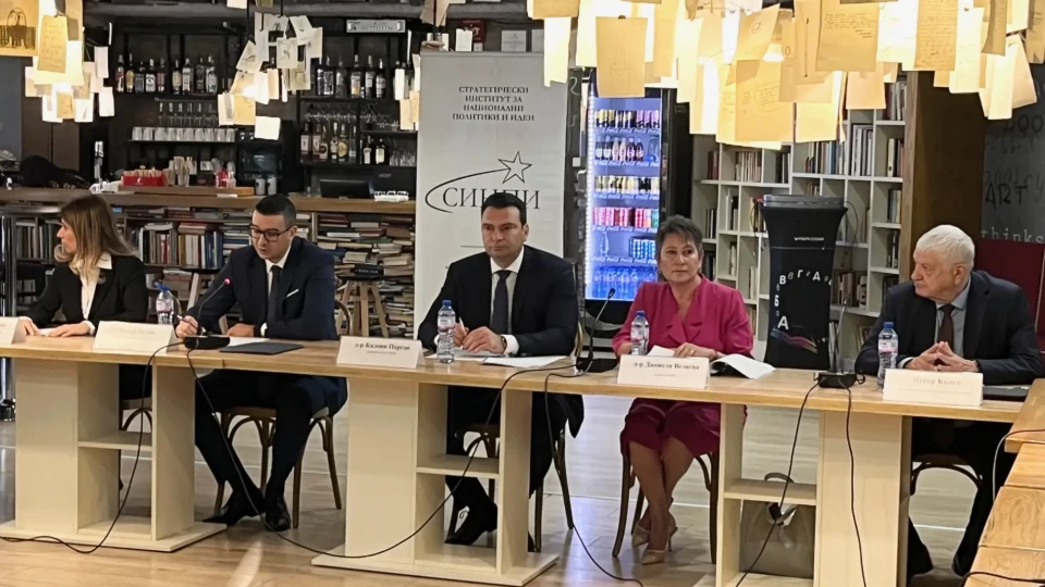 Калоян Паргов поиска програма на кабинета за прехода в еврозоната