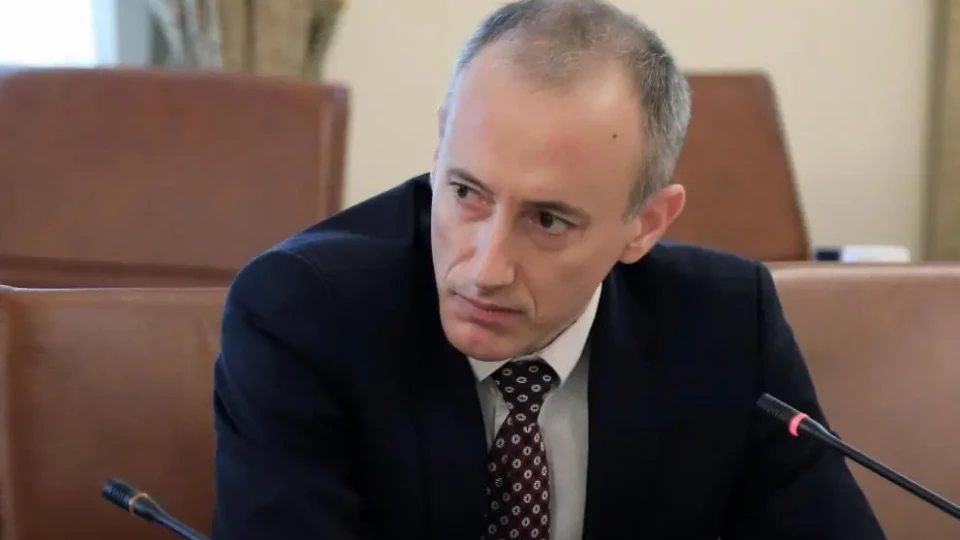 Министър Вълчев обяви ключов ход за учебните програми