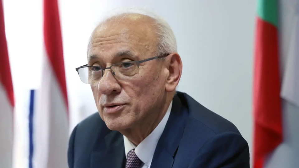 Министър Силви Кирилов: Потребителската такса няма да се увеличава