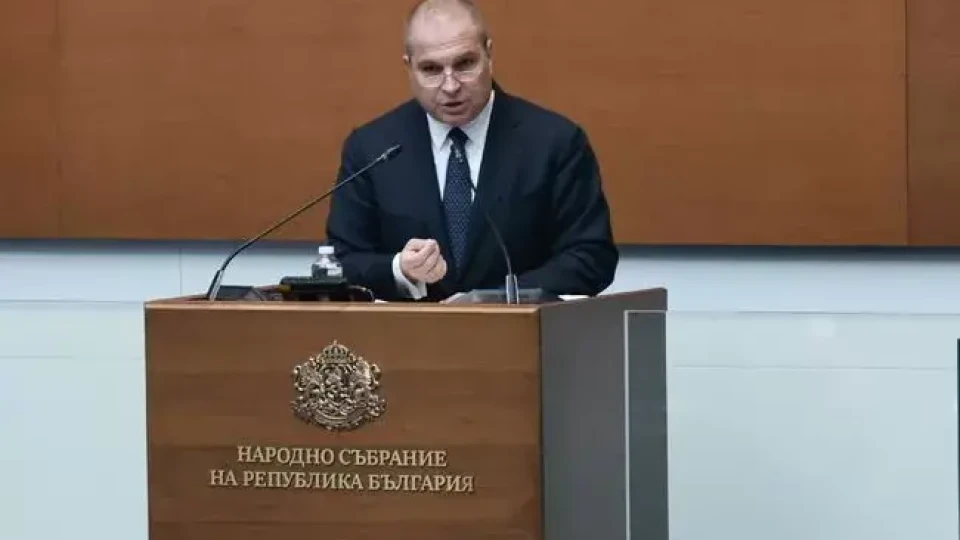 Новите влакове! Гроздан Караджов с последни подробности