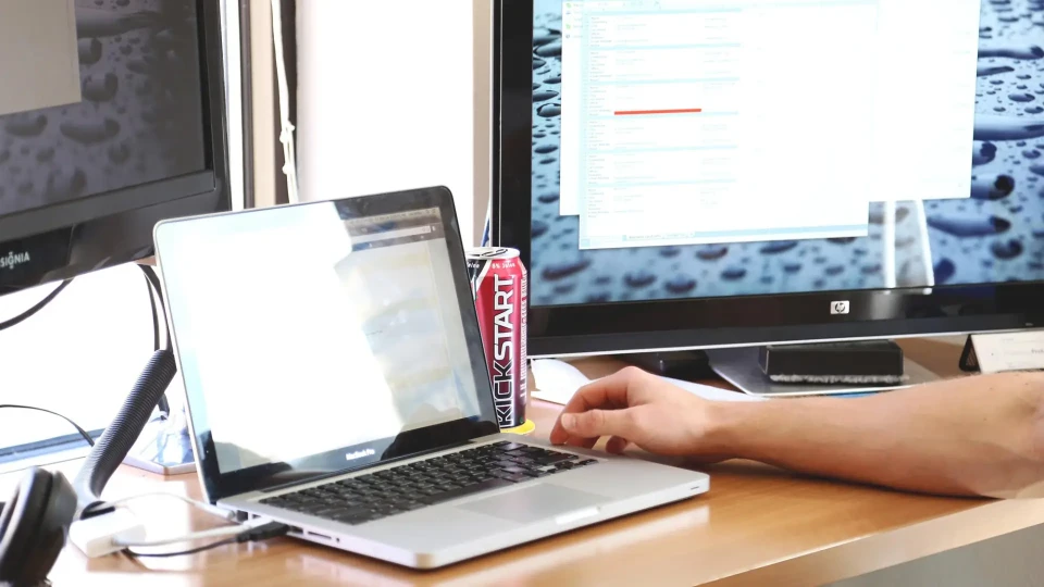 Паника в Силицевата долина: Останете или губите работата си!