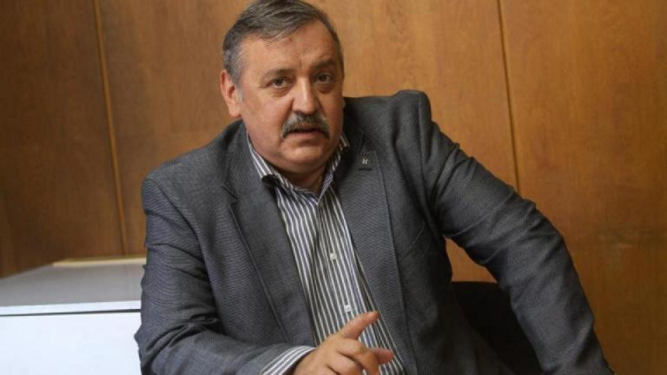 Проф. Кантарджиев предупреди! Грипът настъпва през ноември, а февруари ни чака...