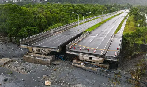 Тайфунът Рагаса уби 14 души в тайванско село, десетки са в неизвестност