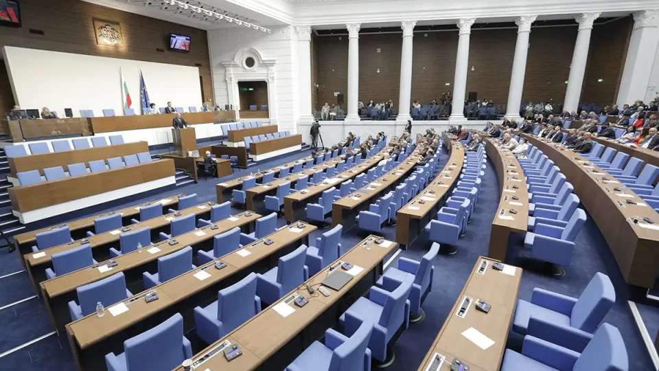 Трети провал. Парламентът ще заработи на..........