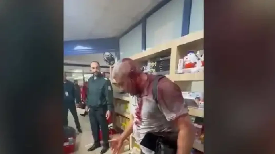 Удивителна причина за кървавия бой на летището