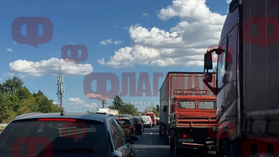 Шофьорите не са на себе си! Пълен кошмар на АМ Тракия