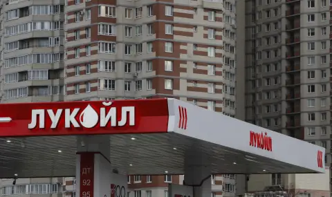 Най-високият ръст от месеци: какво става с цените на петрола