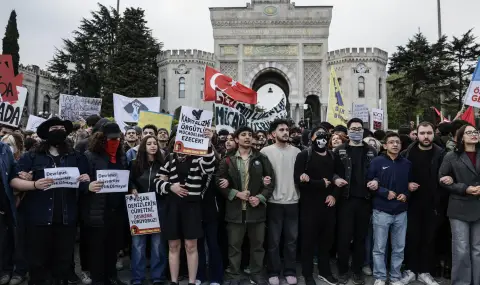 Отстраненият кмет на Истанбул Имамоглу призова симпатизантите си да се съберат