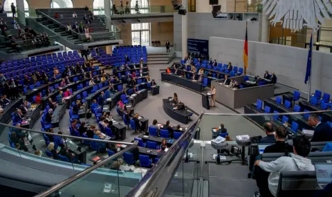 Бундестагът подобри рекорда си за най-дълго заседание