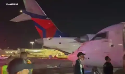 Два самолета с 350 пътници се сблъскаха на летище "Ла Гуардия" в Ню Йорк