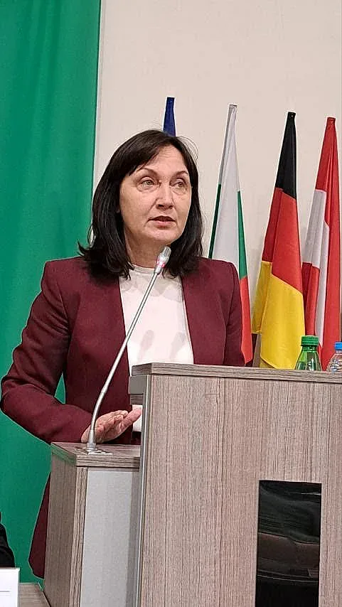 Надежда Чакърова: Трябва да говрим открито за кибертормоза и да вземем мерки