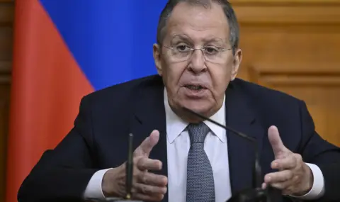 Наистина ли с Лавров "всичко е нормално"?
