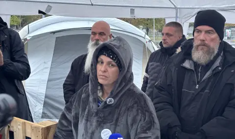Откараха в белградска болница обявилата гладна стачка пред Скупщината Диана Хърка