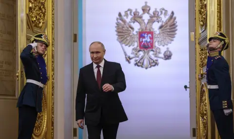 Путин поглежда към Петър Велики