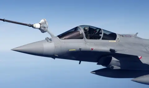 Украйна е подписала сделка с Франция за доставка на 100 изтребителя Rafale