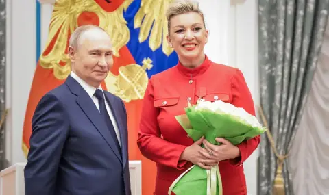 Мария Захарова показа подаръка от Путин за кръглата й годишнина СНИМКА