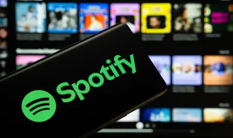 Рапърът Bad Bunny е най-популярният изпълнител на Spotify за 2025 г.