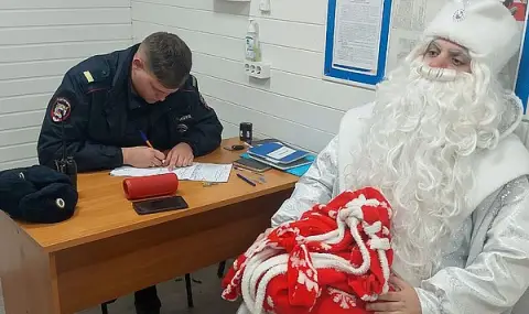 Самозван Дядо Мраз бе арестуван и глобен в Русия за "незаконно предприемачество"