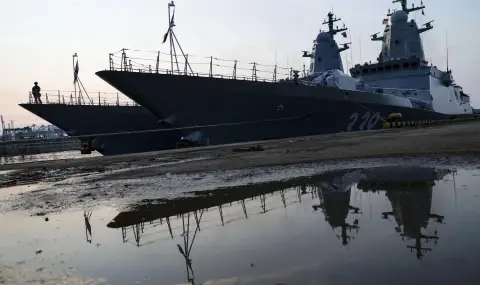 Украйна удари руски военен кораб на 1800 км разстояние