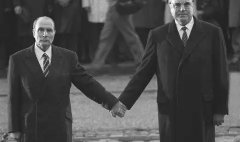 8 януари 1996: Бившият президент на Франция Митеран умира от рак на простата