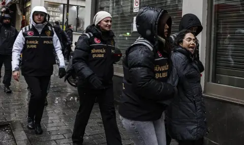 Близо 500 мигранти бяха задържани при мащабна операция в цяла Турция