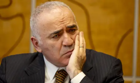 Гари Каспаров: Западът се страхува от Трета световна война, но Путин вече води Четвърта!