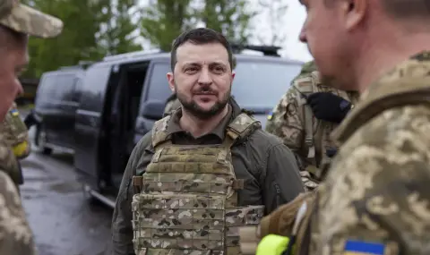 Зеленски: Положението в момента навсякъде е трудно, но на фронта е най-тежко