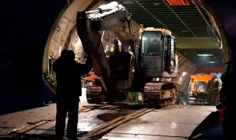 Москва достави специализирана техника за борба с невижданите снегове в Камчатка