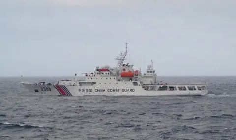 Напрежение в Южнокитайско море! Китайски кораби и самолети патрулират около спорна плитчина