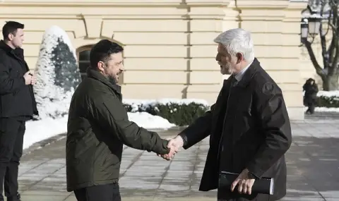Президентът Павел: Чехия ще предостави на украинската армия самолети за борба с дронове