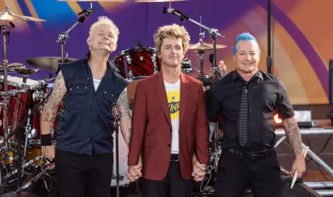 Пънкарите от Green Day ще са хедлайнери на церемонията по откриването на Супербоул