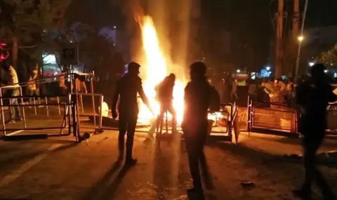 Синът на последния ирански шах е готов да се върне в родината си, за да я поведе към демокрация