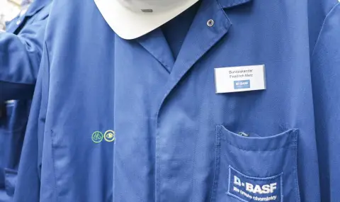 BASF съкращава служители, мести отдели в Азия