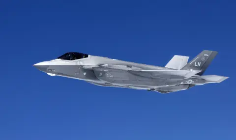 Американски военен самолет катастрофира по време на учение във Филипините