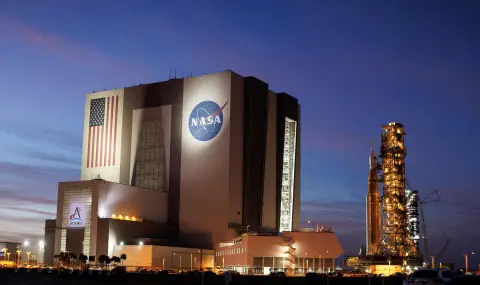 НАСА отложи за 2028 година пращането на хора на Луната