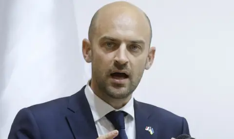 Париж: Европа е единственият източник на финансова помощ за Киев, нужен ни е канал за комуникация с Москва