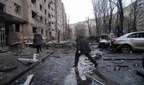Русия атакува Украйна с дронове и балистични ракети, майка и 10-годишният ѝ син бяха убити