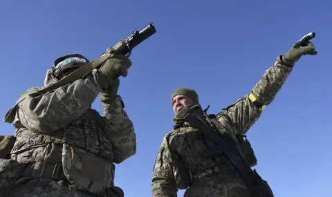 Унгария забрани на трима украински военни да влизат в страната