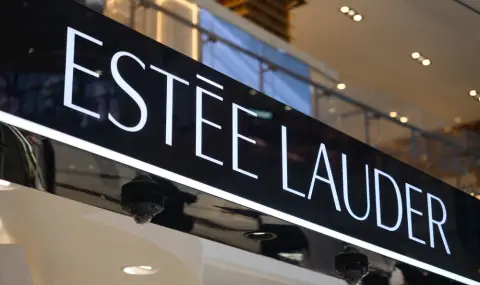 Висшият директор на Estée Lauder почина внезапно в ръцете на съпруга си