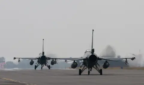 Гърция изпраща фрегати и F-16 в Кипър след напрежението около острова