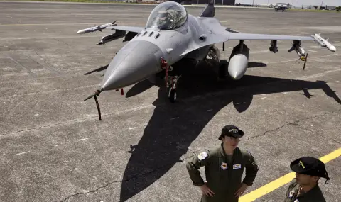 Изтребители F-16 прехванаха граждански самолет до имението на Тръмп